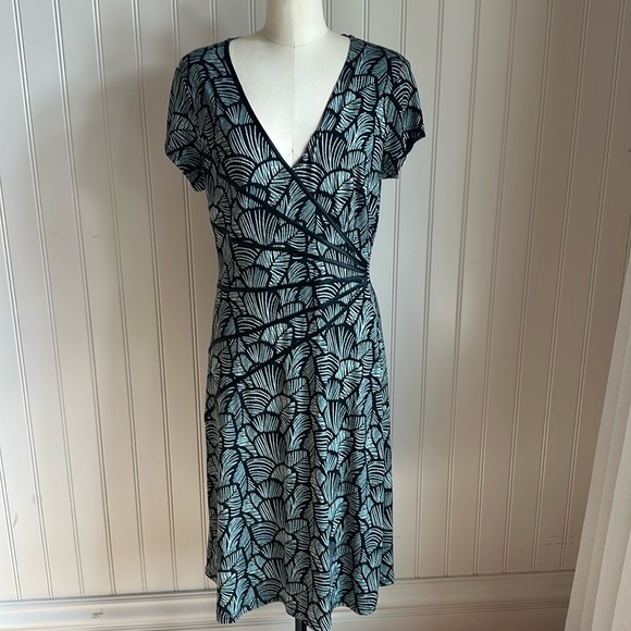 connected apparel Dresses & Skirts - Green and Black Dress